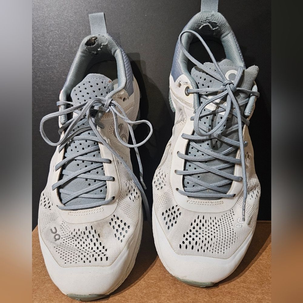 On Running Women’s Sneakers in Light Gray and White - Picture 10 of 10